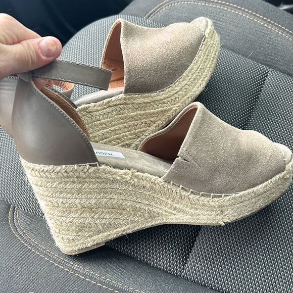 Steve Madden wedged sandal - Picture 7 of 8